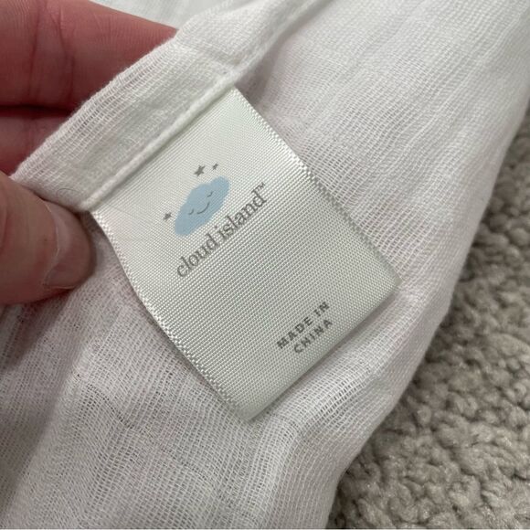 Cloud Island 100% Cotton Growing Baby Month Muslin Blanket - Picture 3 of 6